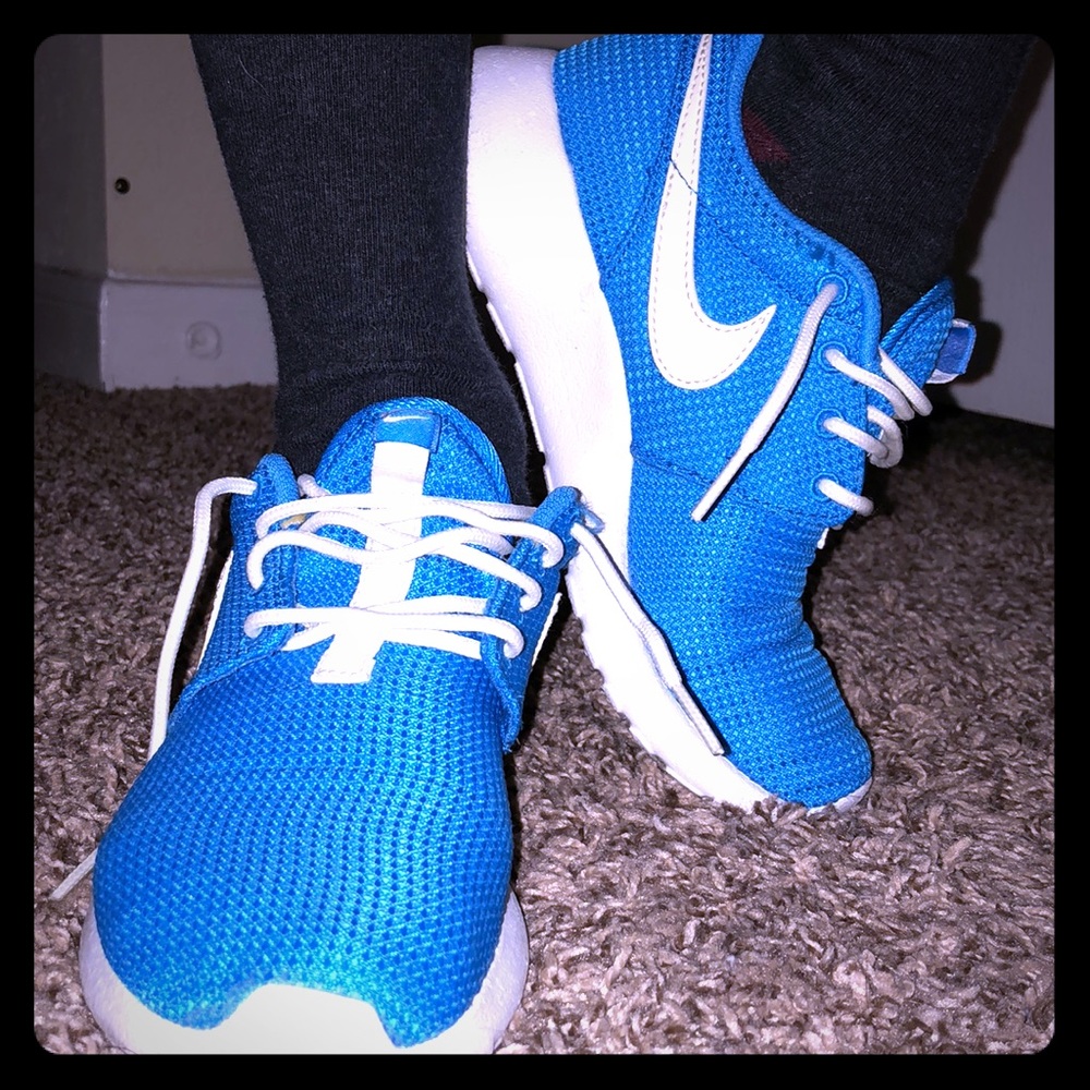 GLOW IN THE DARK NIKES!!!